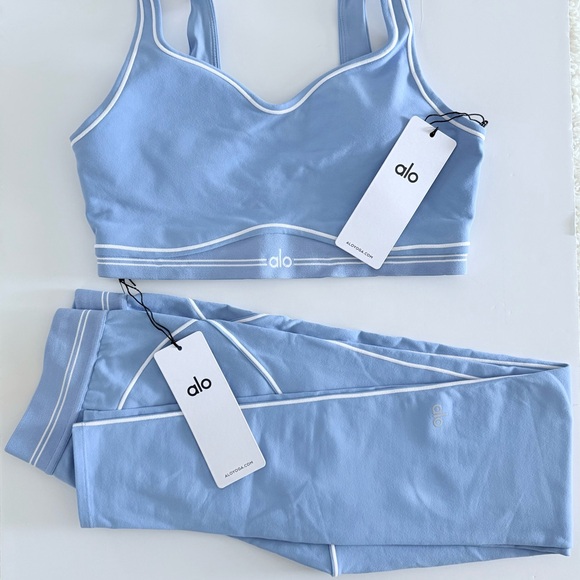 ALO Yoga Other - ALO Yoga Airbrush Heart Throb Crystal Clear Blue/White Bra and Leggings Set